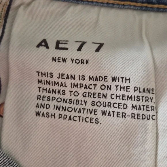 Stylish Light Blue Distressed Women mom Jeans - Picture 9 of 10